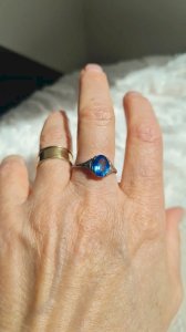 Bague Art Deco en  argent avec marcassites et zirconium bleu