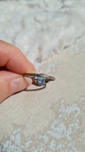 Bague Art Deco en  argent avec marcassites et zirconium bleu