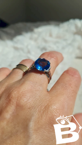 Bague  Art Déco en  argent et zirconium bleu