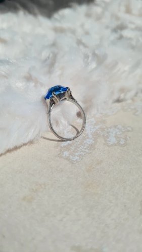 Bague  Art Déco en  argent et zirconium bleu