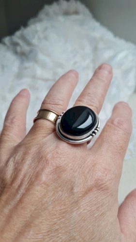 Bague cabochon en argent et onyx