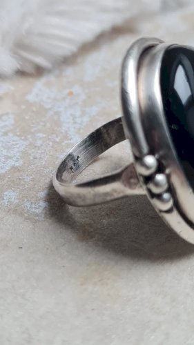 Bague cabochon en argent et onyx