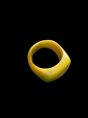 Bague Chevalière Bakélite verte vers 1925 unisexe Art Deco ancien vintage