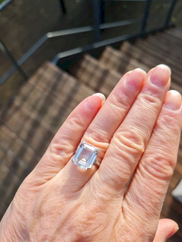 Bague en argent ancienne avec un saphir blanc - poinçon crabe