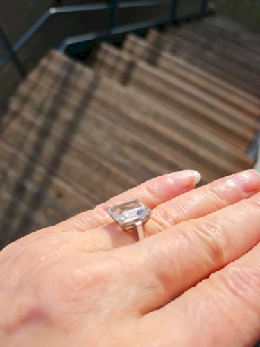 Bague en argent ancienne avec un saphir blanc - poinçon crabe
