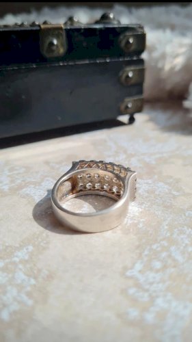Bague en argent avec des strass taille 56 vintage