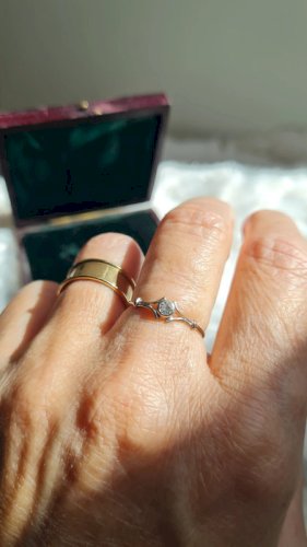 Bague en argent fine et zirconium