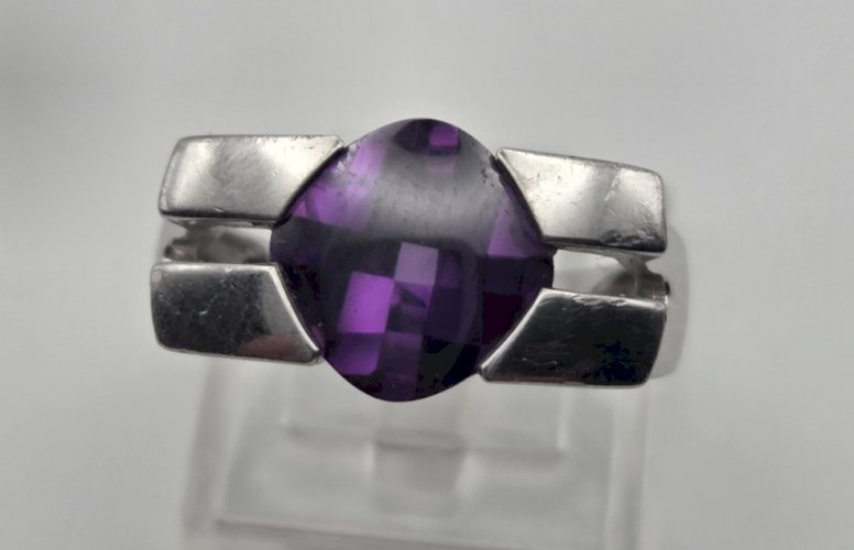 Bague en argent massif, pierre mauve