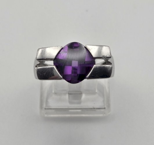 Bague en argent massif, pierre mauve