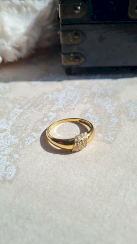 Bague en or 10 k poinçon trèfle 375