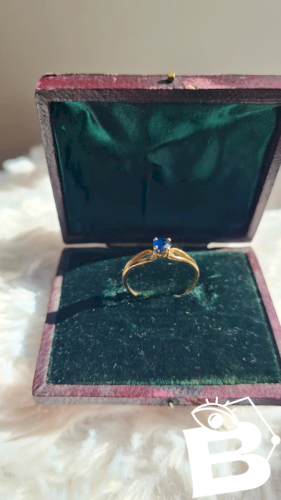 Bague en or et saphir bleu
