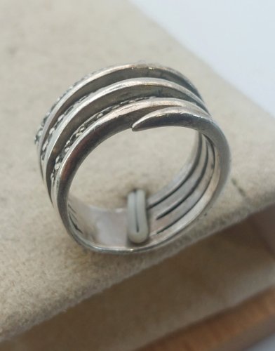 Bague multi anneaux, décor zircon, en argent massif ^