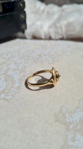 Bague plaqué or et onyx