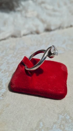 Bague solitaire en argent