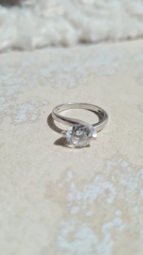 Bague solitaire en argent