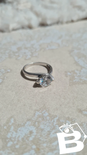 Bague solitaire en argent