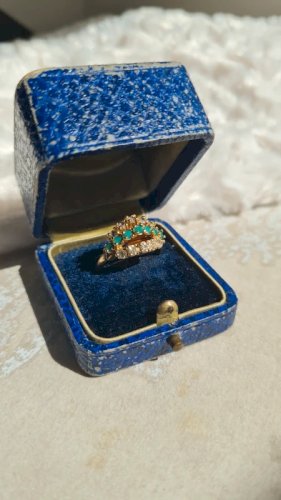 Bague vintage avec des zirconiums
