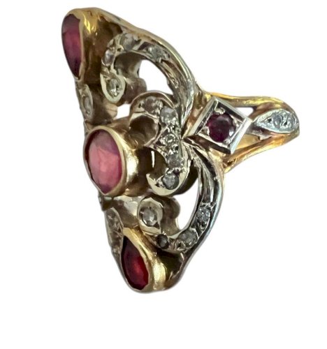 Bague Vintage Baroque or 18 carats poinçon aigle diamant rubis 12,8grs Taille 58
