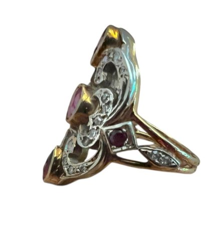 Bague Vintage Baroque or 18 carats poinçon aigle diamant rubis 12,8grs Taille 58