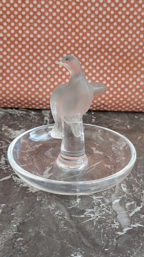 BAGUIER A LA COLOMBE LALIQUE EN CRISTAL