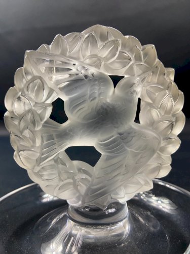 Baguier à la mésange et à la couronne de lauriers en cristal signé LALIQUE