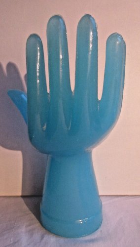 Baguier Art Déco, Présentoir à bijoux: Main en opaline bleue