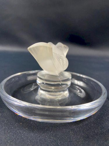 Baguier au couple de colombes en cristal signé LALIQUE