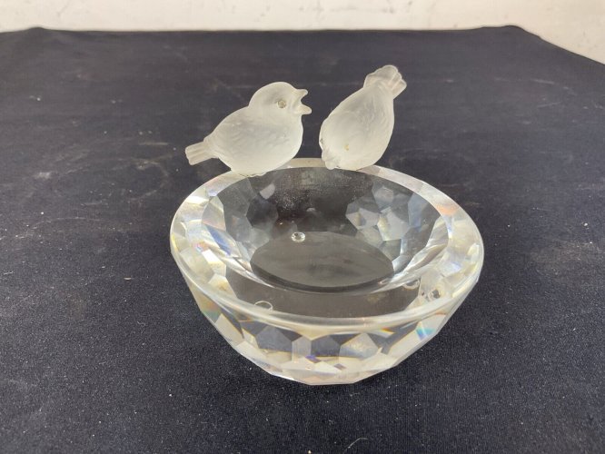 Baguier  Swarovski oiseaux sur leur abreuvoir