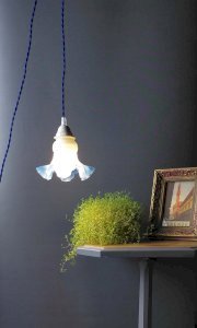 Baladeuse tulipe en verre liseret bleu