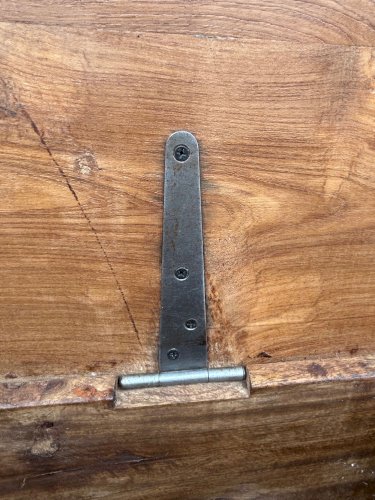 banc - coffre en teck birman avec  ferrures dorigine