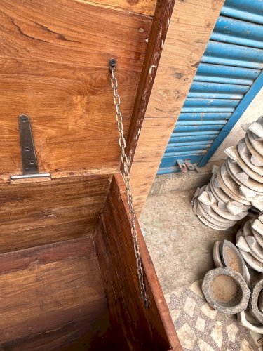 banc - coffre en teck birman avec  ferrures dorigine