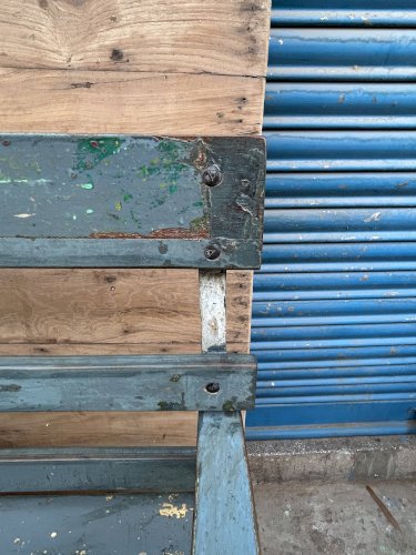 Banc en métal et lattes teck