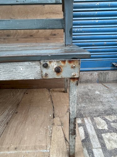 Banc en métal et lattes teck