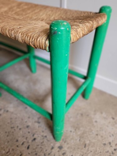 Banc en paille et bois ancien
