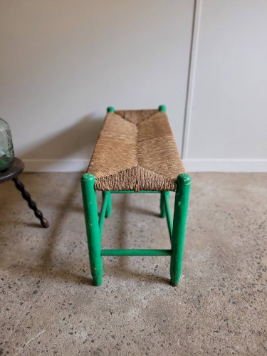 Banc en paille et bois ancien