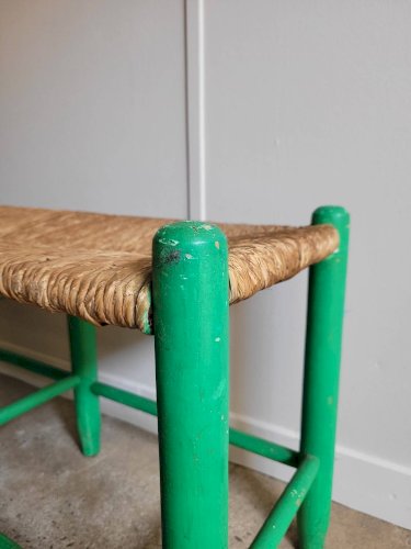 Banc en paille et bois ancien