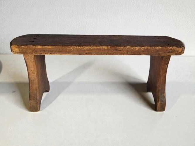 Banc / repose pieds en bois