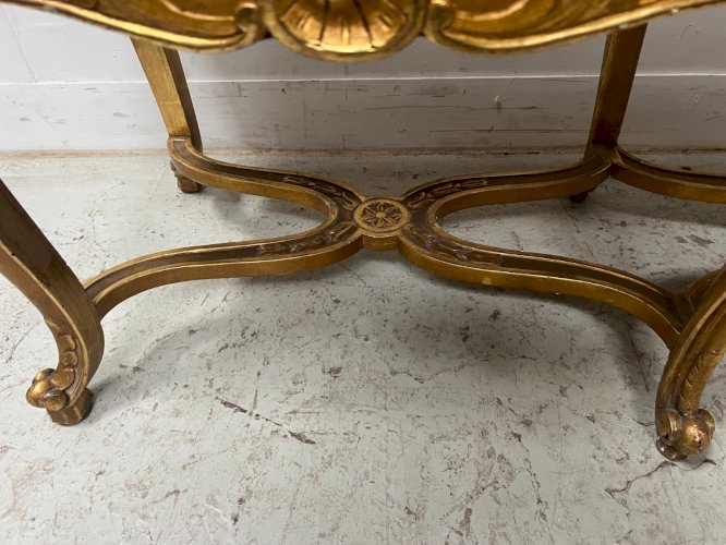 Banquette de style Louis XV en bois doré et velours rouge XX siècle