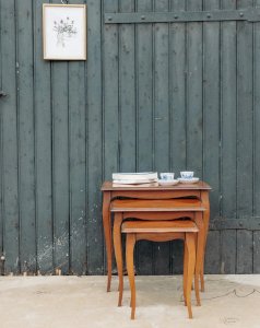 Barbara, the set of 3 nesting tables in wood No. 80