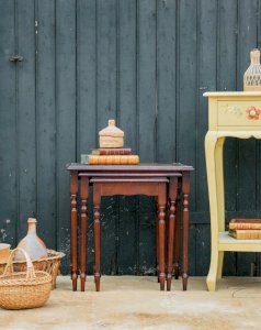 Barbara, the set of 3 wooden nesting tables No. 81