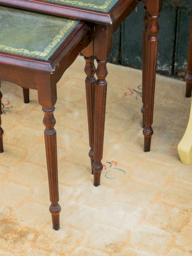 Barbara, le lot de 3 tables gigognes en bois N°81