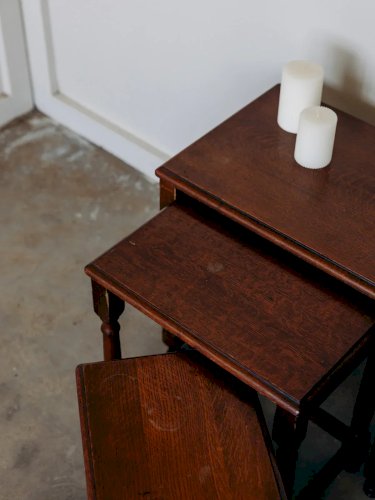 Barbara, les tables gigognes en bois N°56