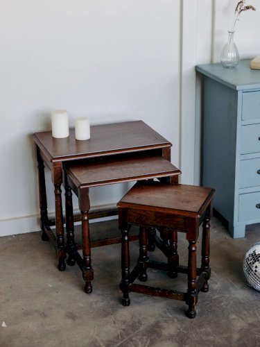 Barbara, les tables gigognes en bois N°56