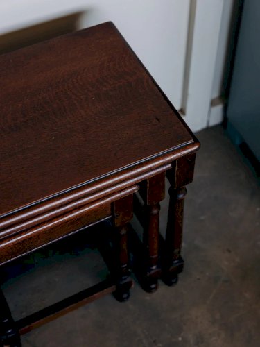 Barbara, les tables gigognes en bois N°56