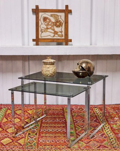 Barbara, les tables gigognes en chrome et verre N°119