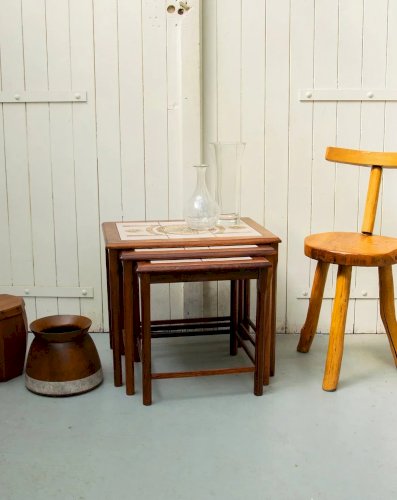 Barbara, les tables gigognes en faïence N°49