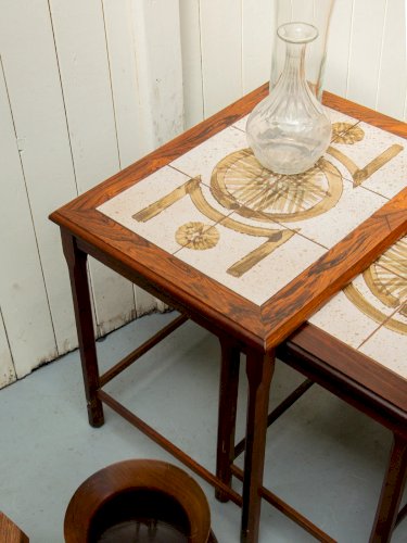 Barbara, les tables gigognes en faïence N°49