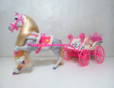 Barbie Vintage Carriage and Horse Ski Fun 1991