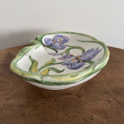 Barbotine coupe aux iris Capodimonte XXe M3554