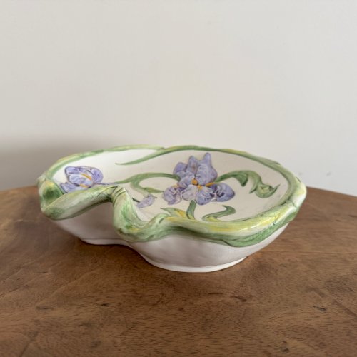 Barbotine coupe aux iris Capodimonte XXe M3554